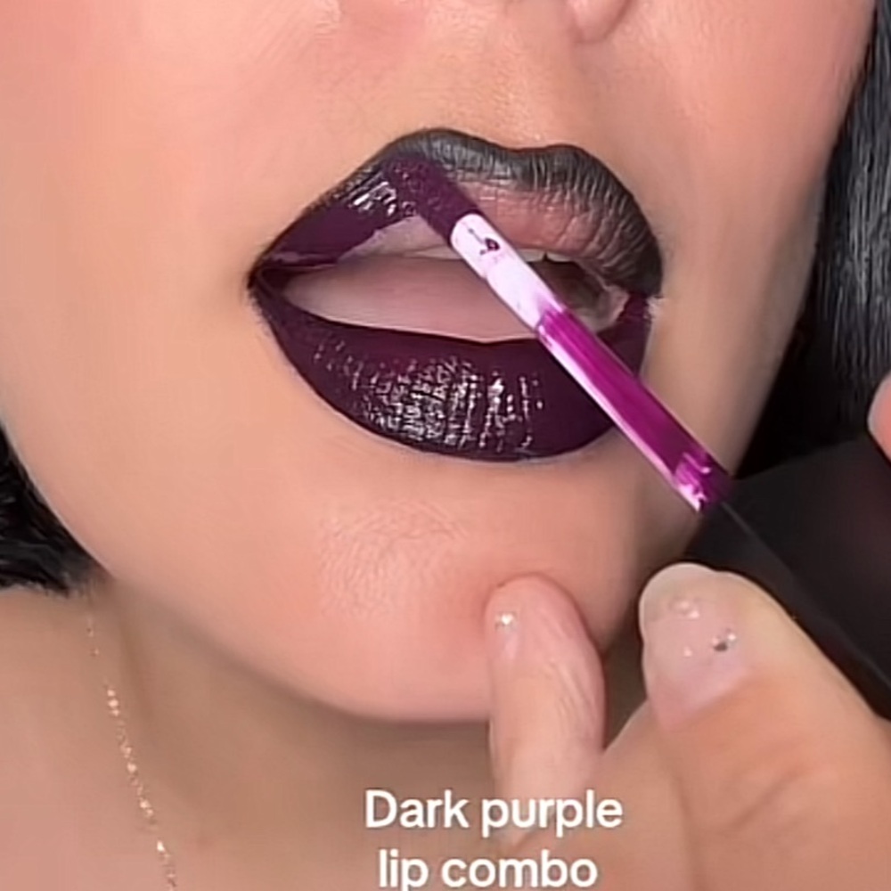 LAST ✏️ CAVIAR a MAC LIP LINER. RETAIL $25. **NEW IN BOX. - Picture 4 of 13